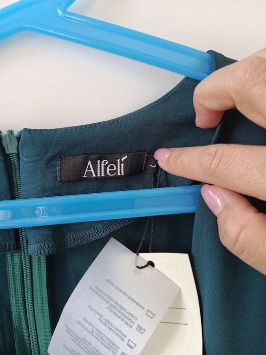 Платье темно зелёное 44 размер