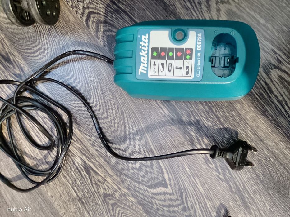 Акумулаторна отвертка Makita DF011D 7.2V