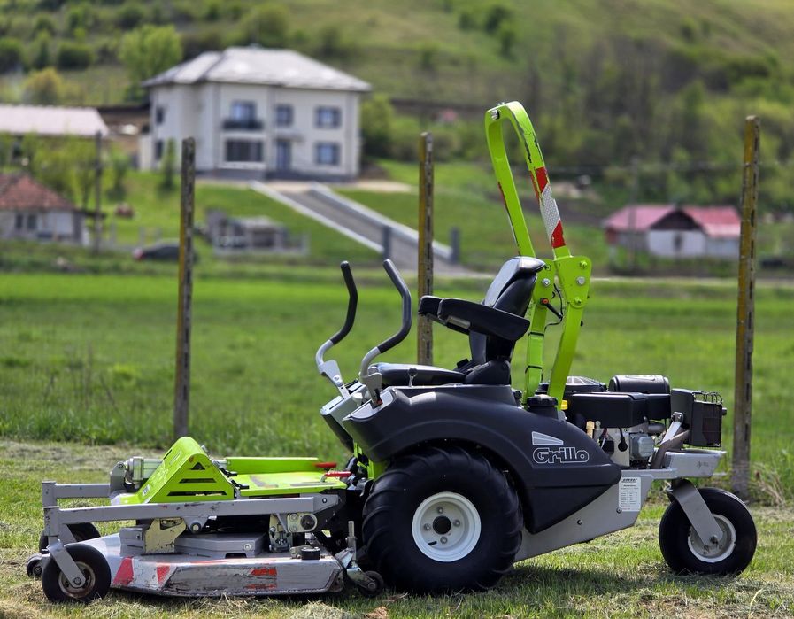 Tractoras gazon iarba vegetatie inalta Profesional Uz comercial GRILLO ...