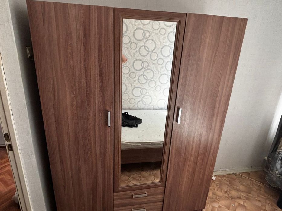 Продам шкаф, кровать, комод