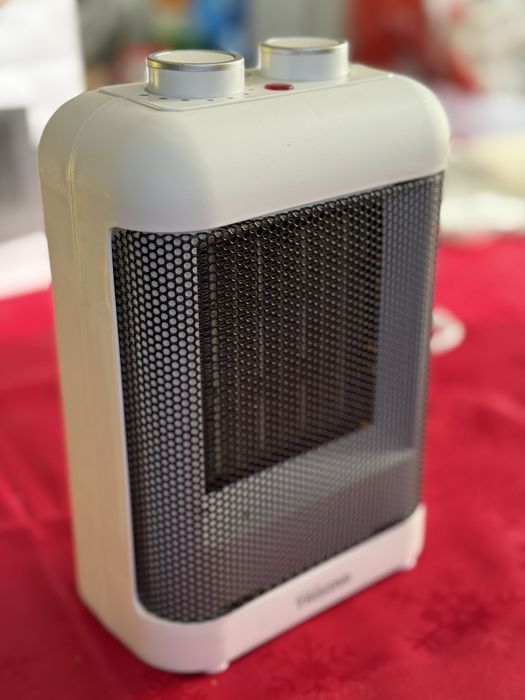 Компактна вентилаторна печка 1500W