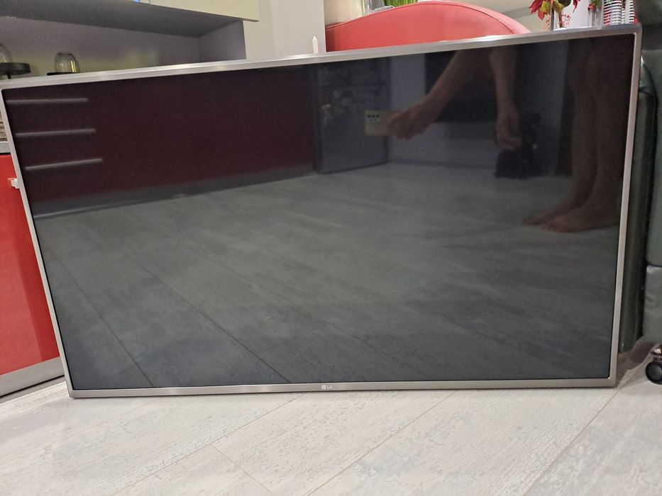 Телевизор LG 43UJ670V