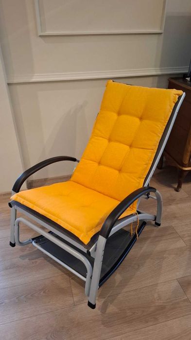 Люлеещ стол-шезлонг