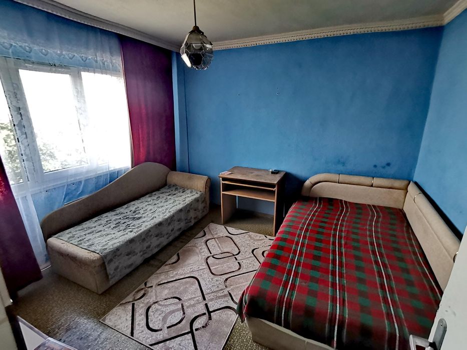 Дава се под наем Двустаен апартамент в Бургас, Славейков - 62 кв.м за 298.86 € - Снимка #2