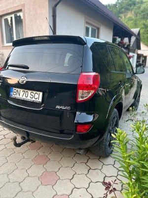 Se vinde  Toyota RAV4