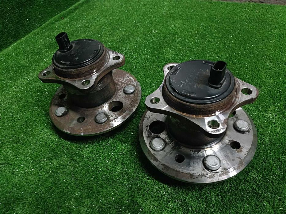 Продам задняя ступица от Toyota Camry 30 35