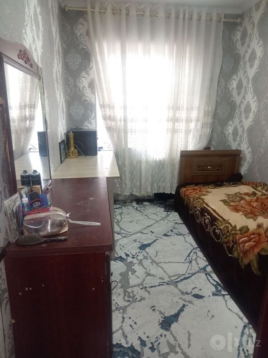 Срочно 4 хонали квартира сотилади Олмаликда