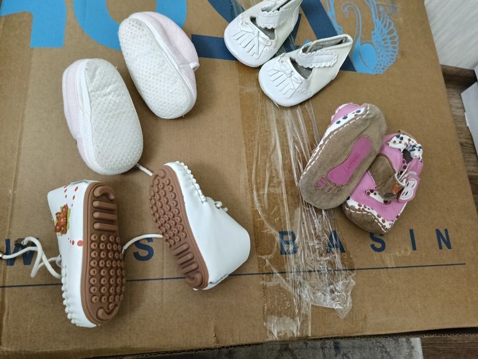 Продам детскую обувь