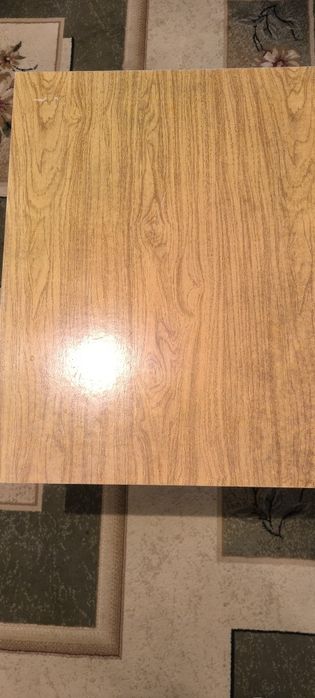 Швейную машинку , письменный стол