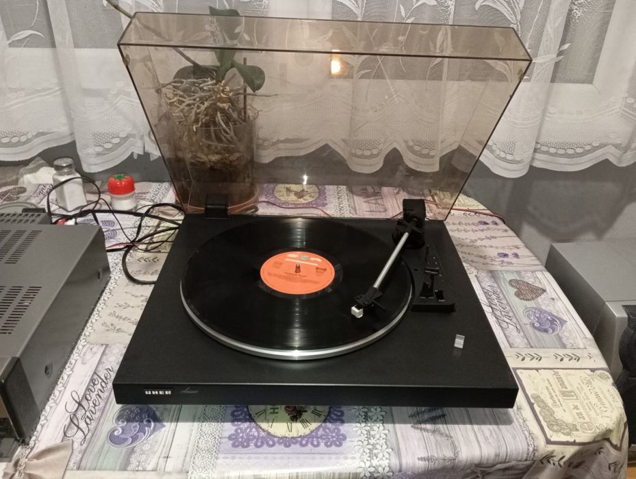 Грамофон Uher VTT222