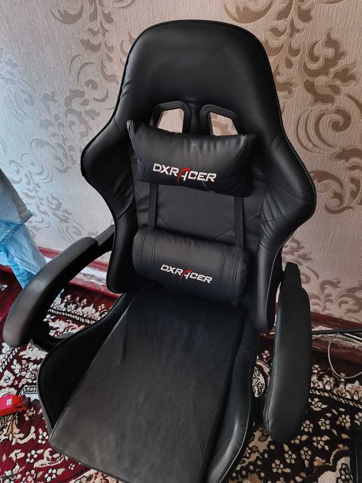 Kreslo igravo'y DXRACER
