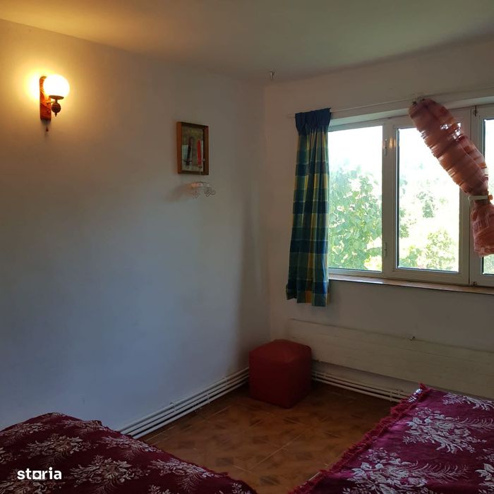 Casă 5 camere cu mansardă și garaj în Bucium