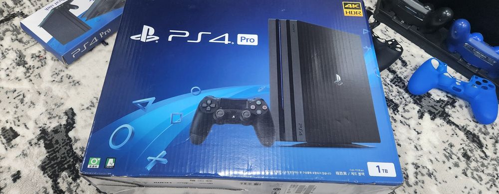ps4 pro  yangi 6 ta o'yni ham bor 2ta jostik va gilopi ham bor 500$ ga