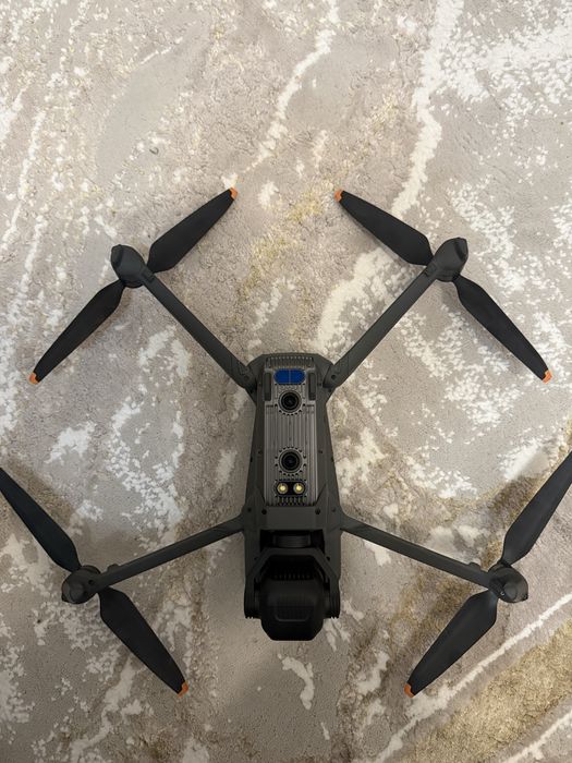 DJI Mavic 3 Pro Fly More Combo (3 аккумулятора)