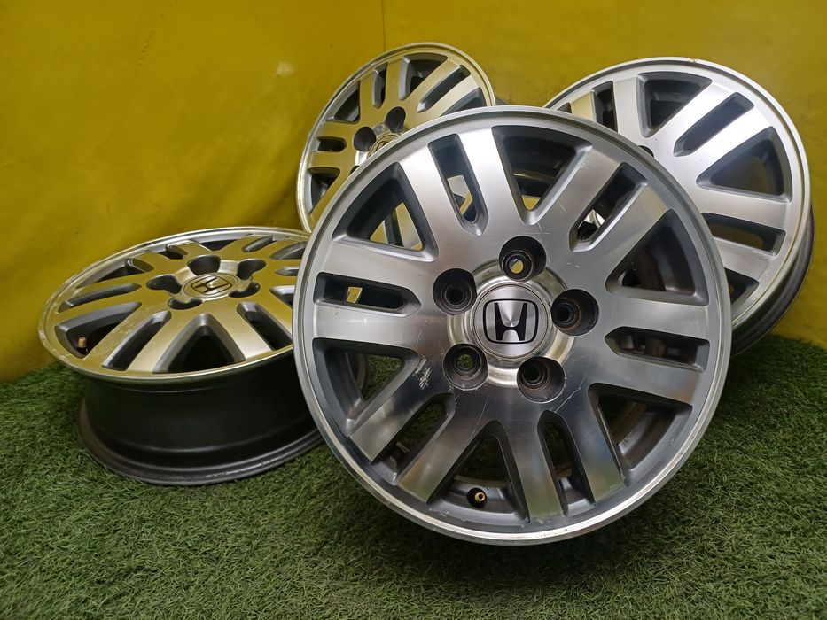 Диски R15 5x114.3 на Honda.