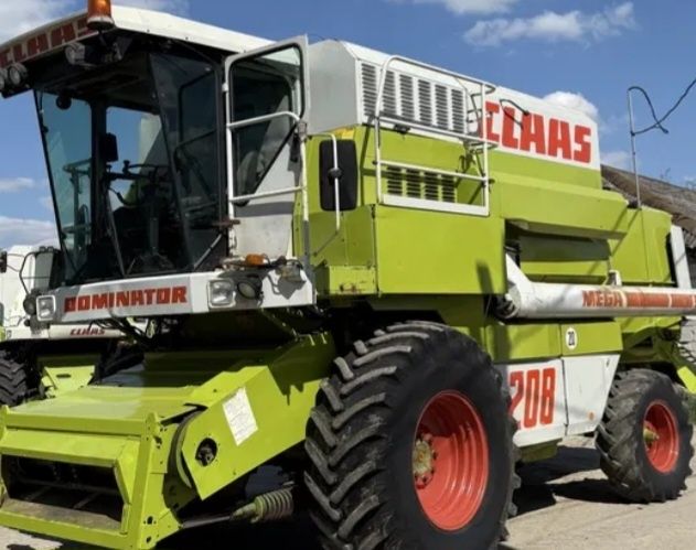 Dezmembrez combina claas mega 204 208