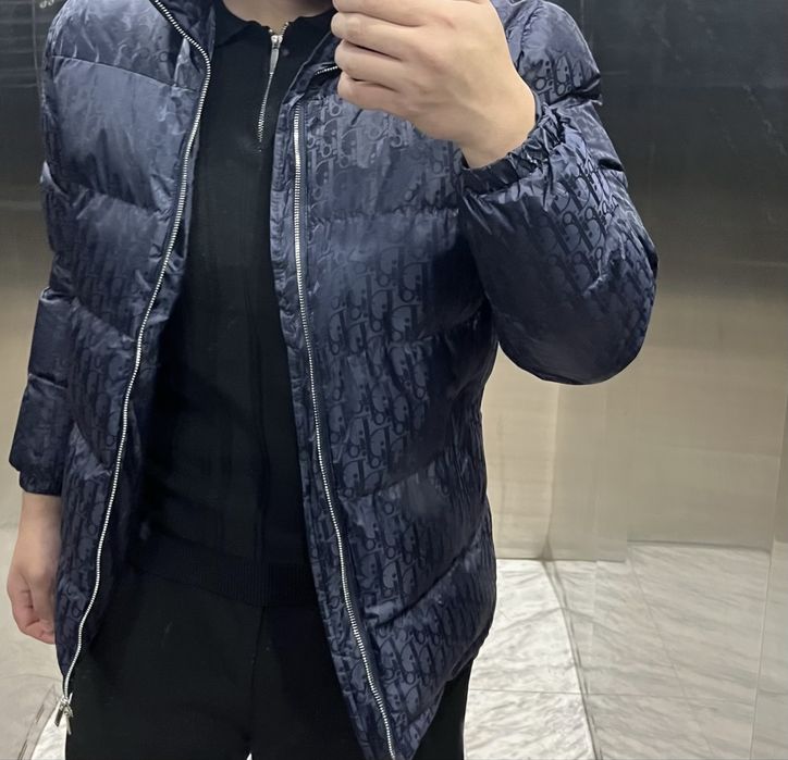 Продам куртку Dior