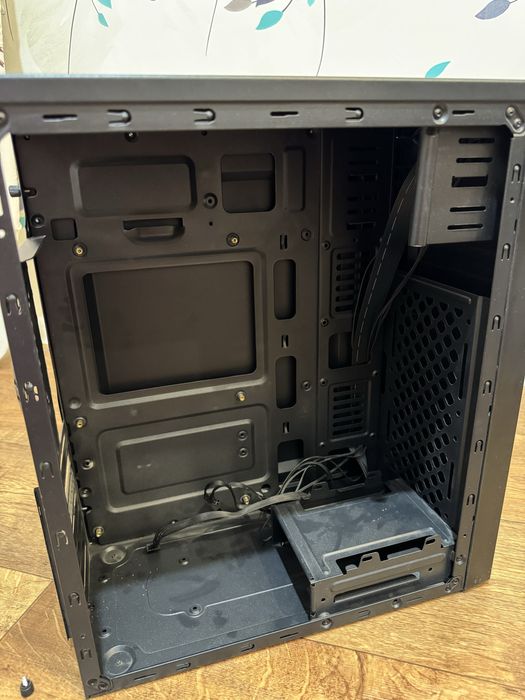 Корпус ПК черный