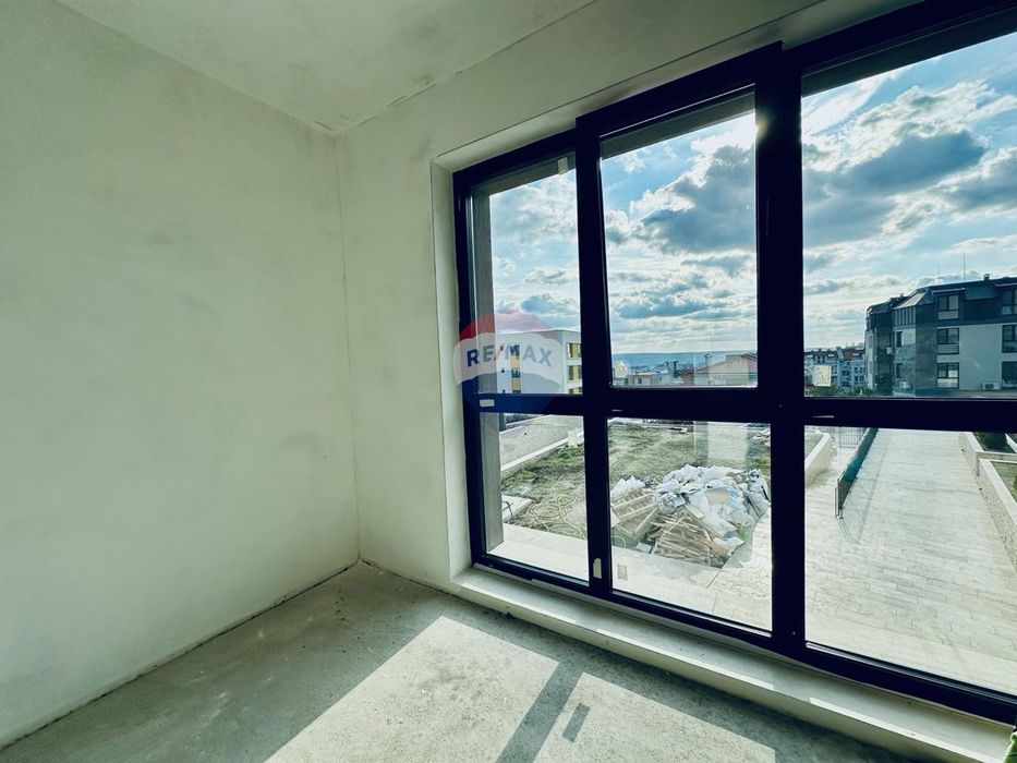 Продава се Четиристаен апартамент в Варна, Бриз - 179 кв.м за 1900 €/кв.м - Снимка #8