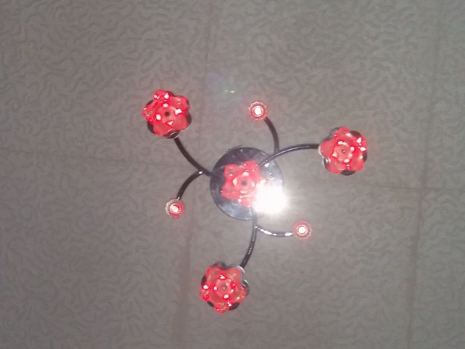 Lustra cu telecomanda