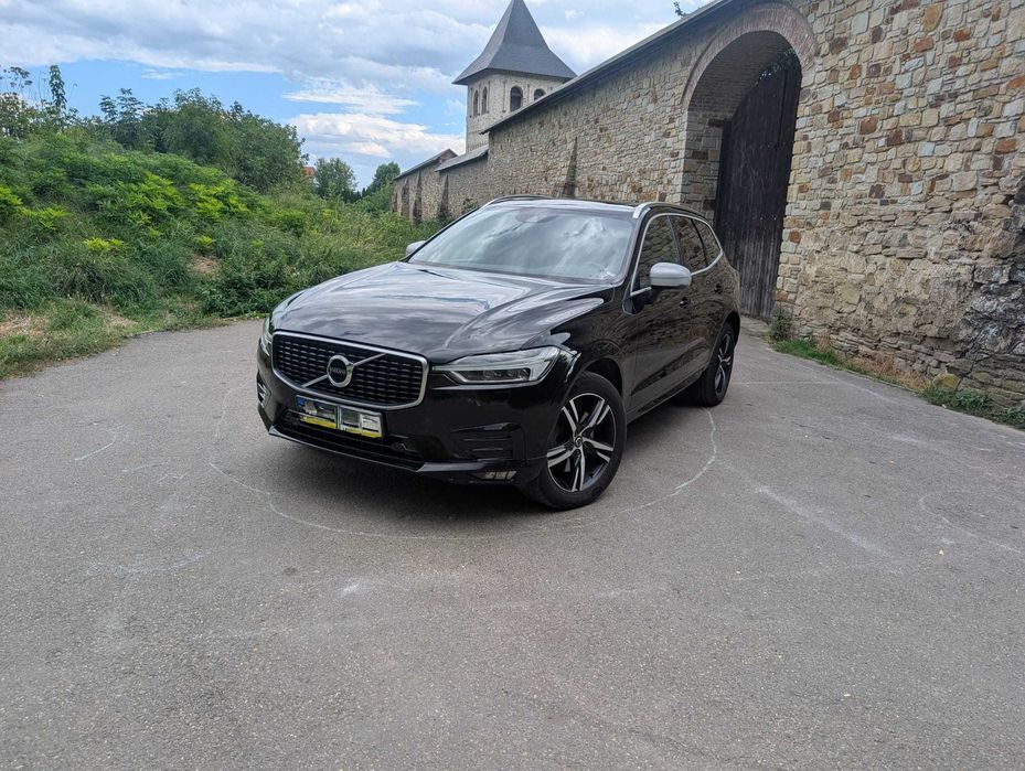 Volvo XC60 D4 AWD 190 CP 2019 | Panoramic | HUD | Pilot Assist | ACC | Cârlig Electric