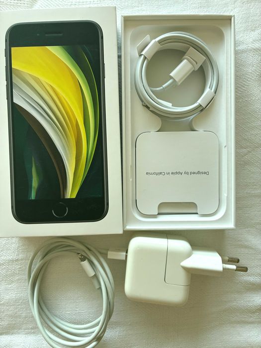 Продавам iPhone SE 2020
