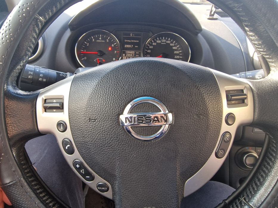 Продаю Qashqai +2  j 10 рест