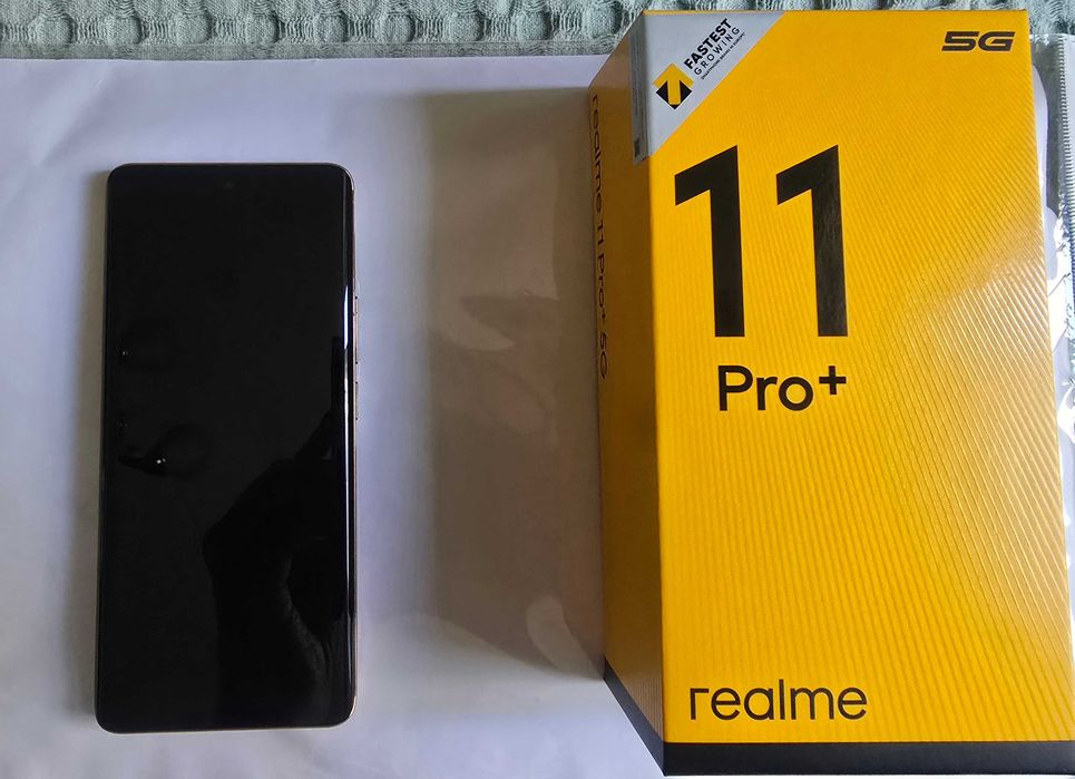 Realme 11 Pro Plus 5G, 12 GB RAM/512GB, 4 huse, garantie Feb 2026