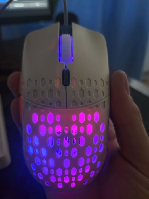 Продам мышку китай