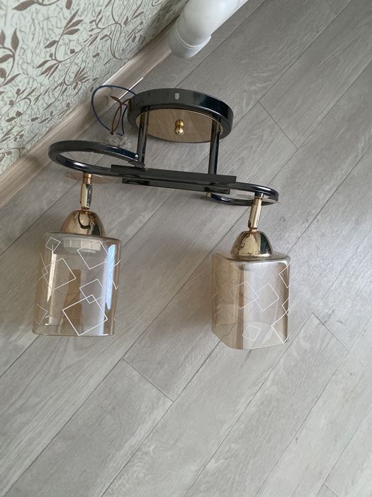 Продам люстры