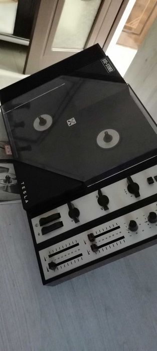 Magnetofon Tesla B93 stereo