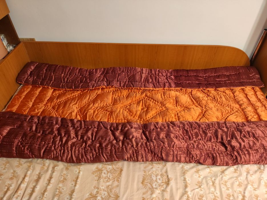 Vand o plapumă din lana 100% de oaie nou-nouta