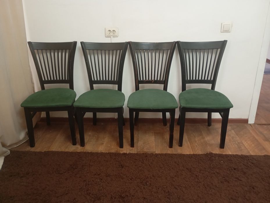 Продам деревянные стулья