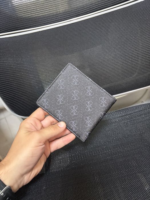 Портмоне GUESS ново luda без забележка перфектно състояние