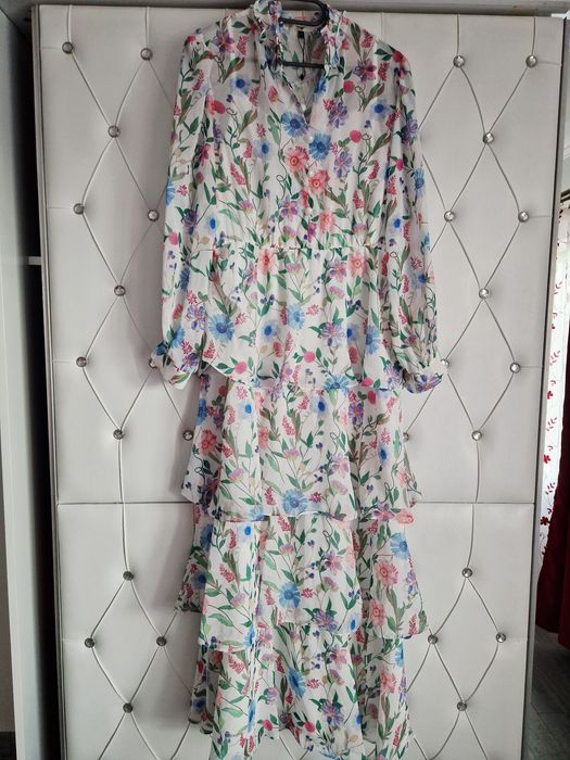 Rochie cu volane suprapuse