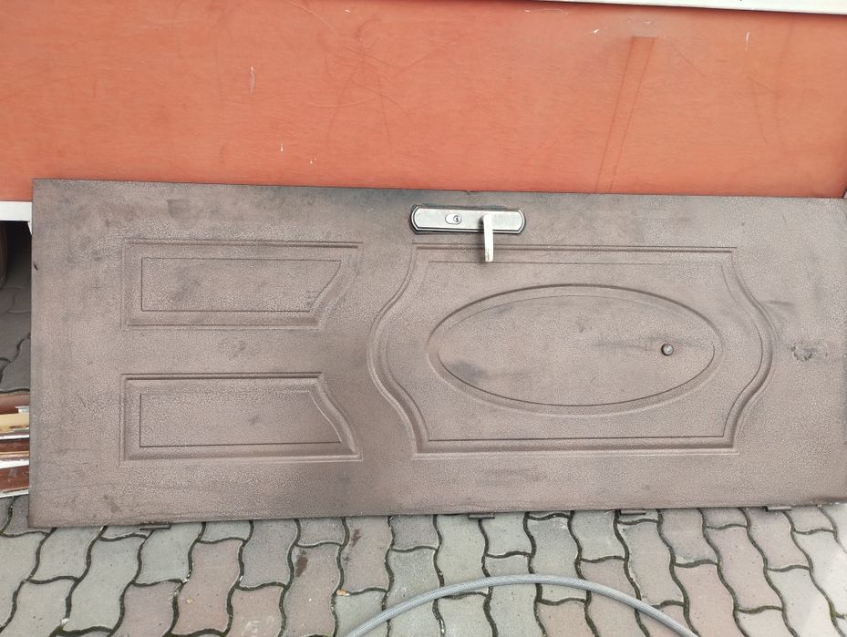 Продам дверь деревяннаяи металлическая