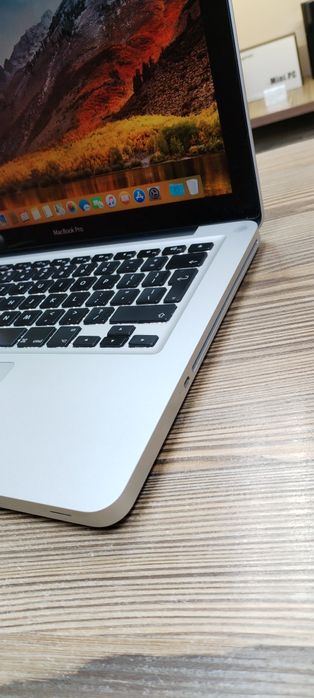 Лаптоп Apple MacBook Pro 2012