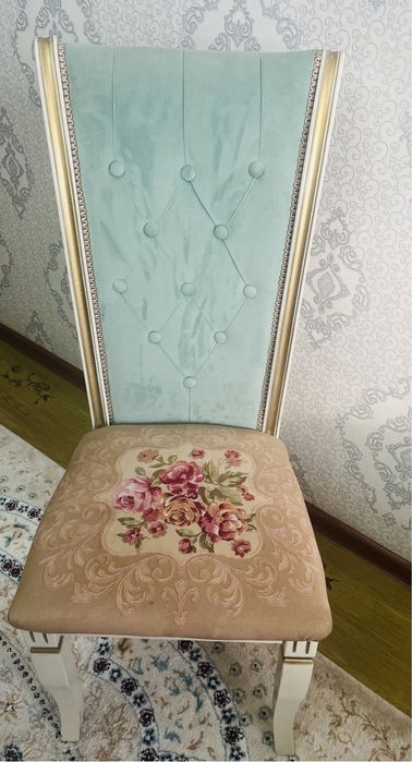 Стол/ стулья для зала, цену договоримся