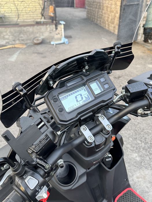 Продам скутер танк новый !