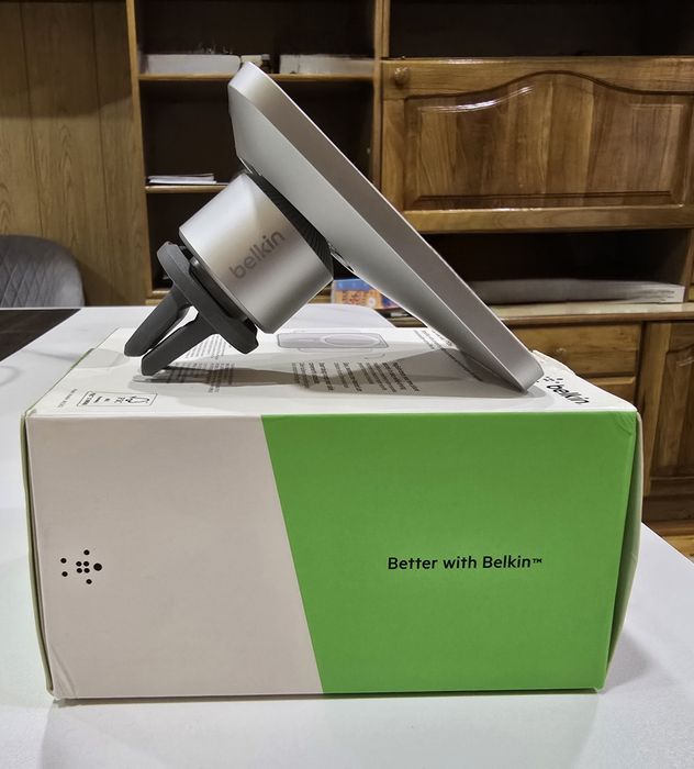 Магнитный держатель Belkin MagSafe Car Vent Mount Pro