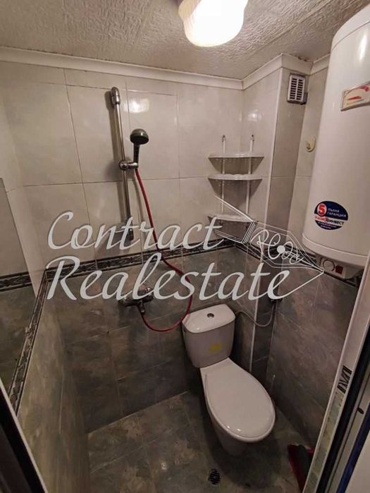 Дава се под наем Едностаен апартамент в Варна, Център - 30 кв.м за 153 € - Снимка #4