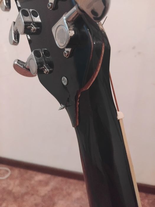 Акустическая гитара