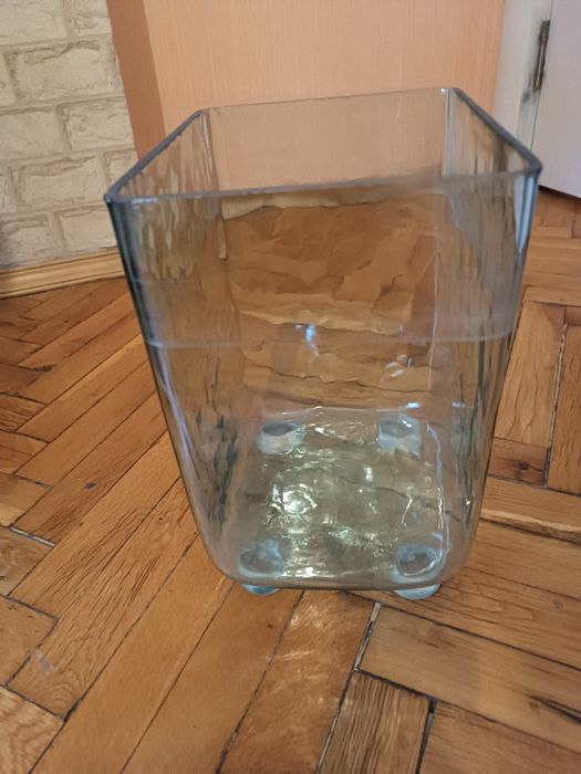 Продавам аквариум за рибки