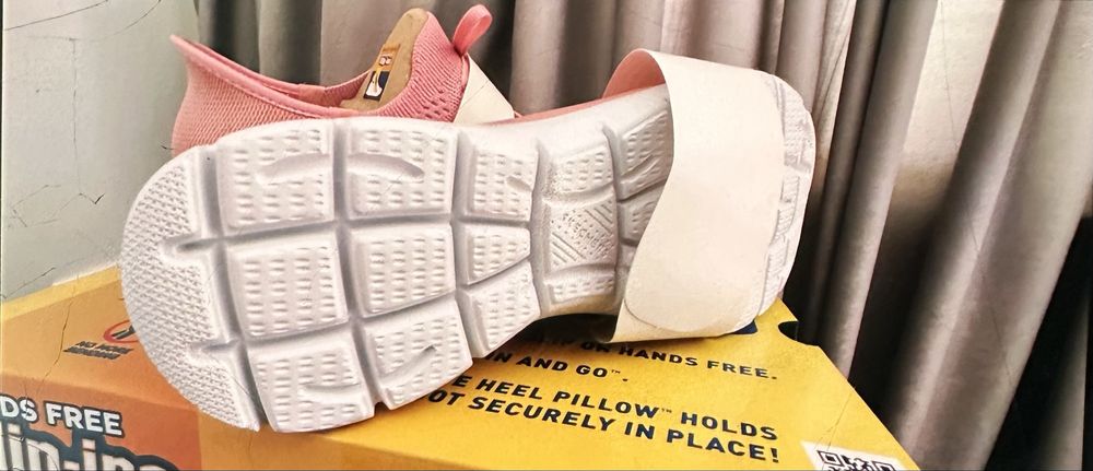 Skechers дамски маратонки 39.5