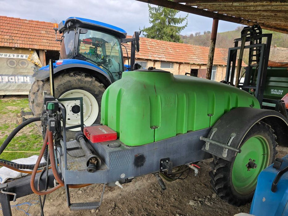 Прикачна пръскачка agriuma 2000