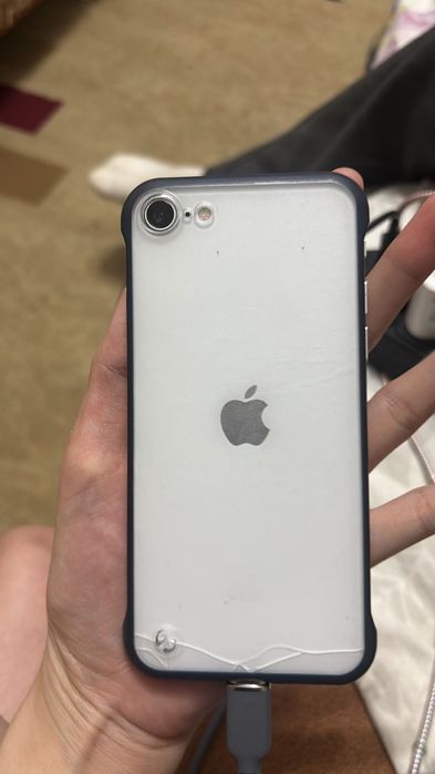 Айфон се 2020/128