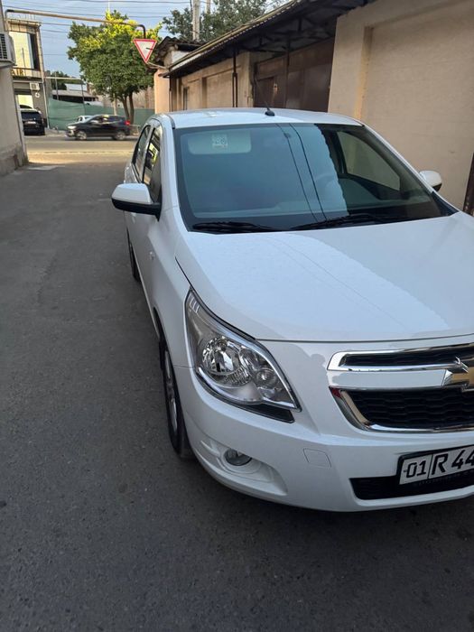 Cobalt avtomobili sotiladi