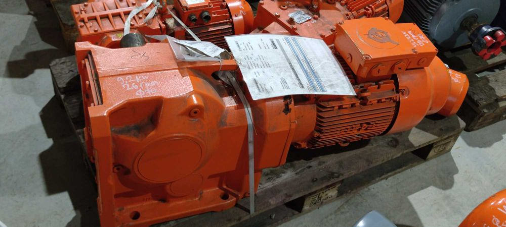Motor electric trifazat cu reductor Siemens 9.2kW 26rpm cu frana