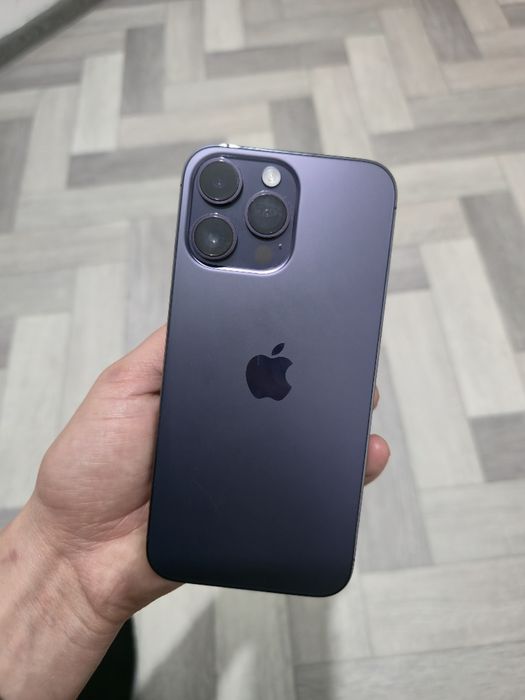 Продам Айфон 14 про макс
