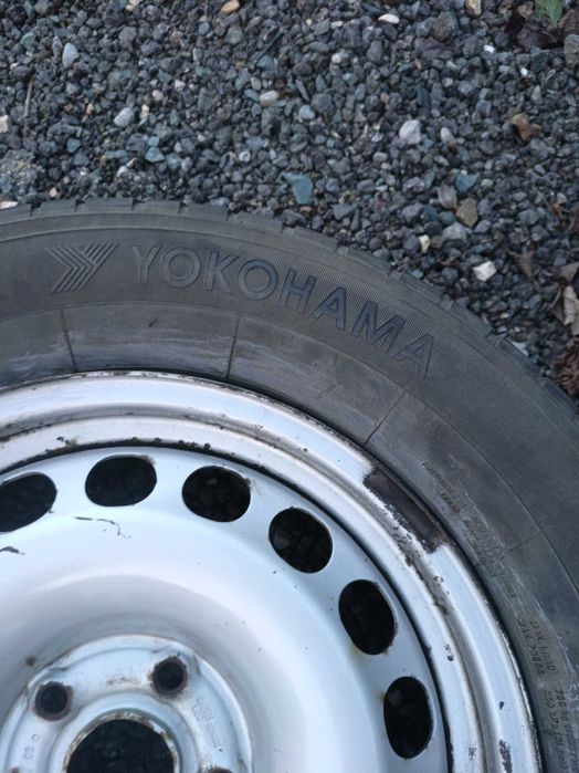 Vând roți cu anvelope iarnă